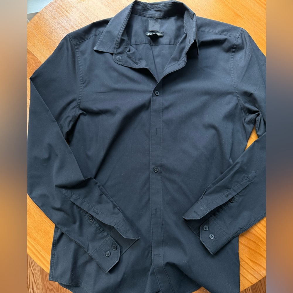 H&M Men's Black Button Down Shirt